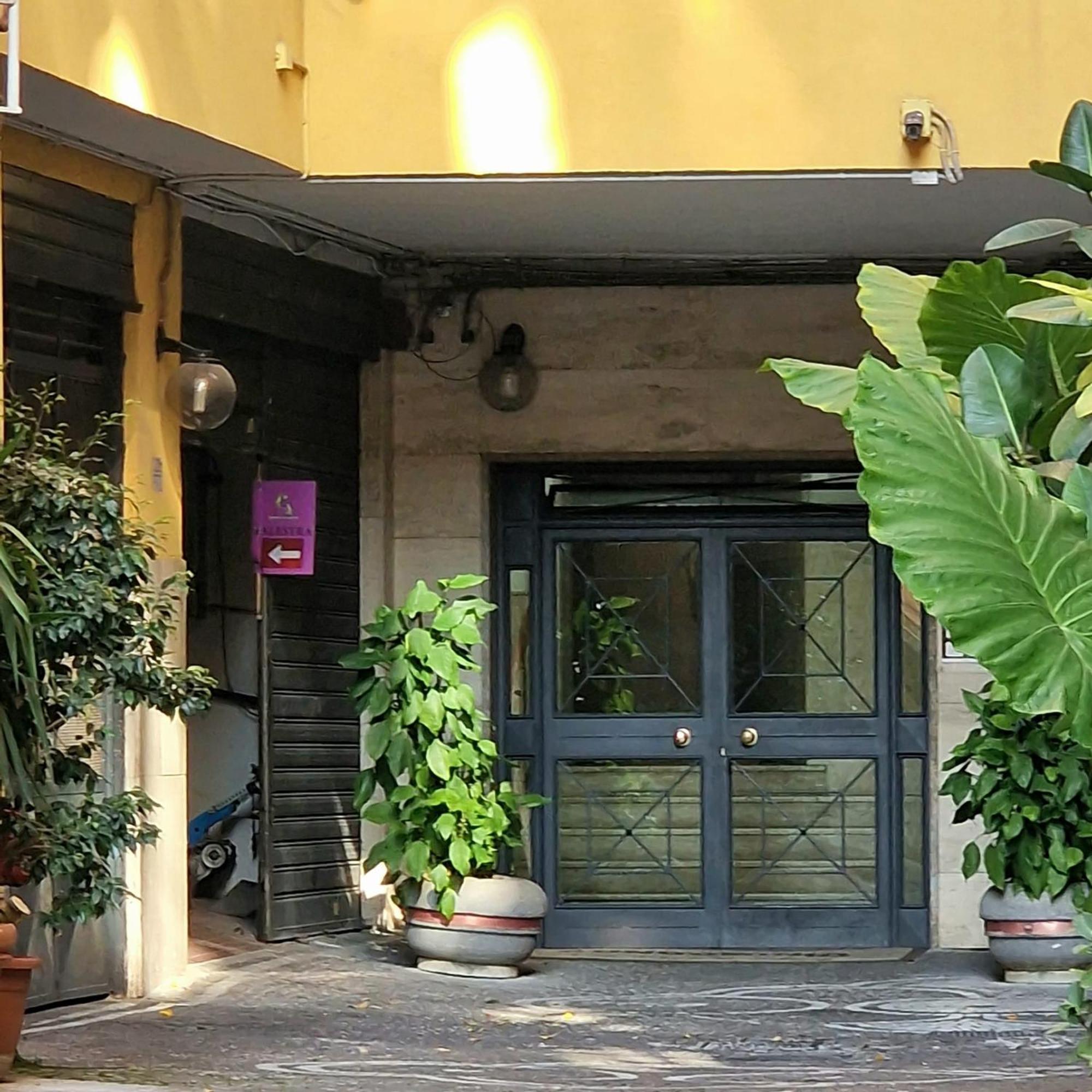 Faccia Gialla Napoli